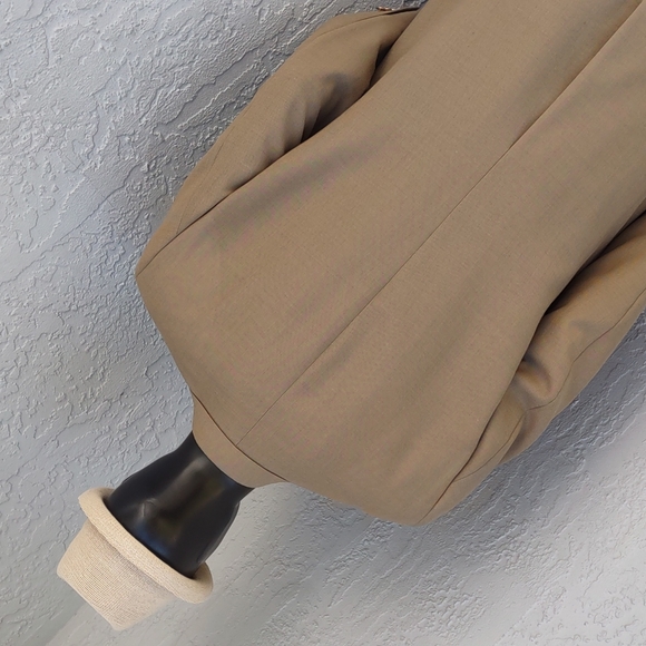 WIMBLEDON OF ENGLAND MEN'S VINTAGE GOLD BUTTON LUXURY BLAZER (COSTA RICA) - Picture 10 of 17